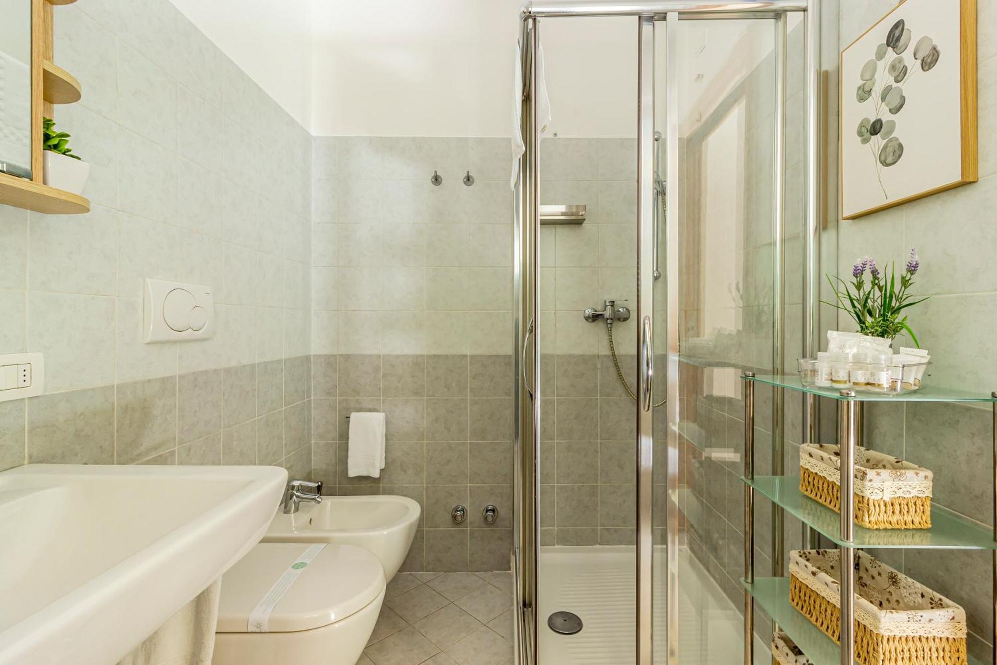 Apartamento Private Garden & Garage - Self Check-In & Remote Access Como Exterior foto